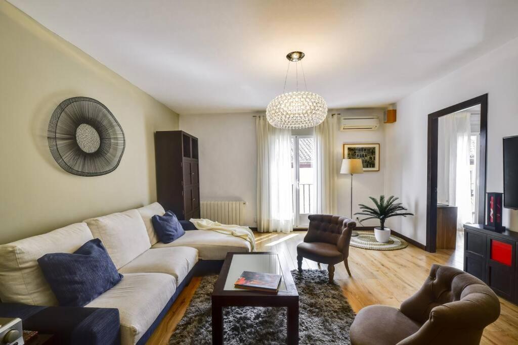 Big Stylish And Modern Apartment In Madrid Centre Luaran gambar